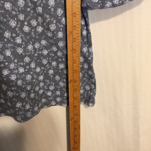 SimplyVera by Vera Wang Women's Gray and white short sleeve top size PL - Picture 9 of 10